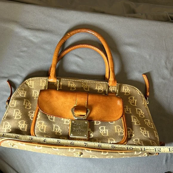 Dooney & Bourke 1975 - Picture 11 of 15